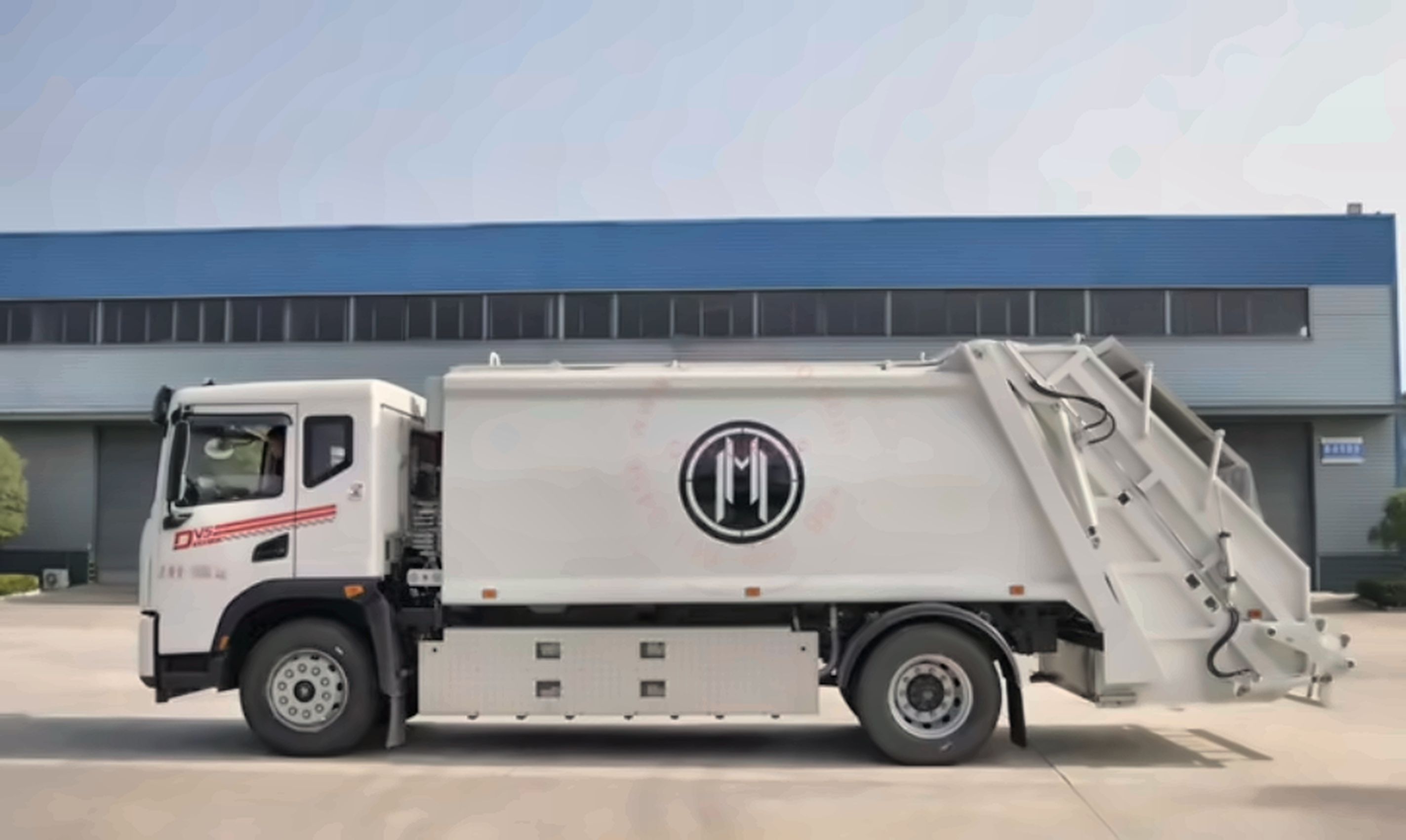 Мусоровоз Dongfeng Электрический компрессионный 14 000 л, внешний вид — фото 1